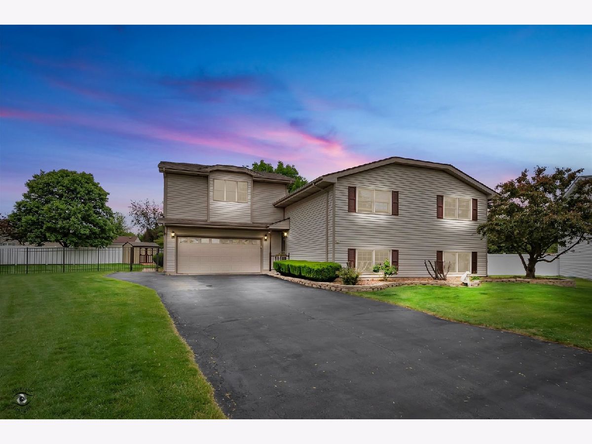 Condos & Townhomes & Homes Sold Windemere East New Lenox Illinois, 711 Lake