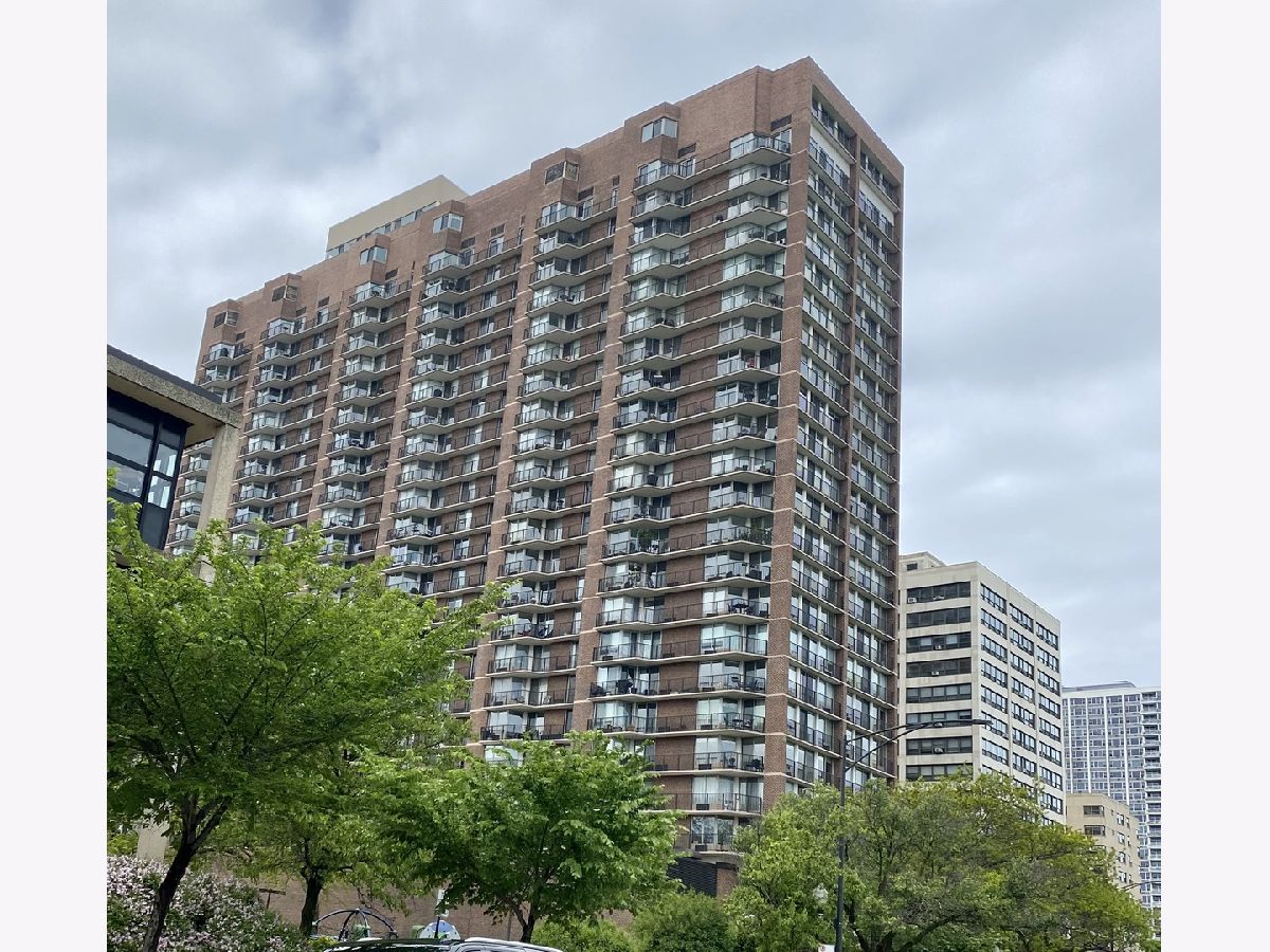 Condominiums Sold The Waterford Chicago Illinois, 4170 Marine