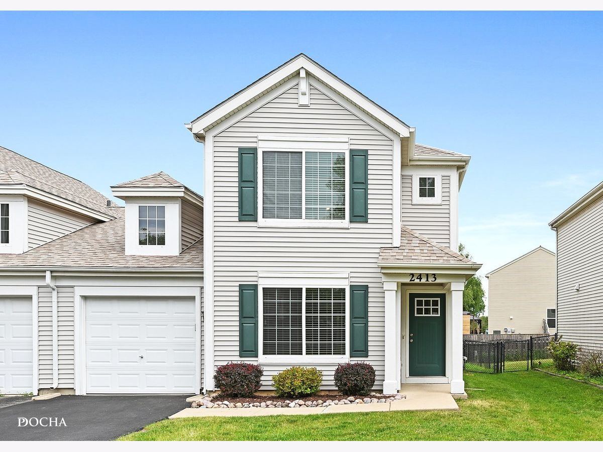 Townhomes & Homes Sold Montgomery Crossings Montgomery Illinois, 2413 Roxbury