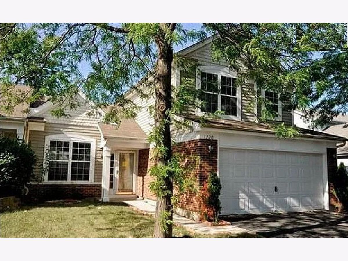 Homes & Townhomes Rented Cambridge Country North Mundelein Illinois, 1220 Manchester