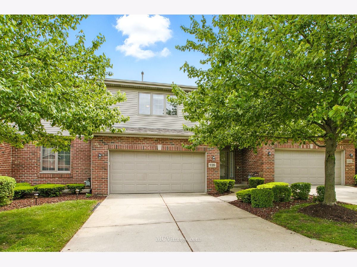 Townhomes Sold Caledonia Meadows Tinley Park Illinois, 9319 Lochwood
