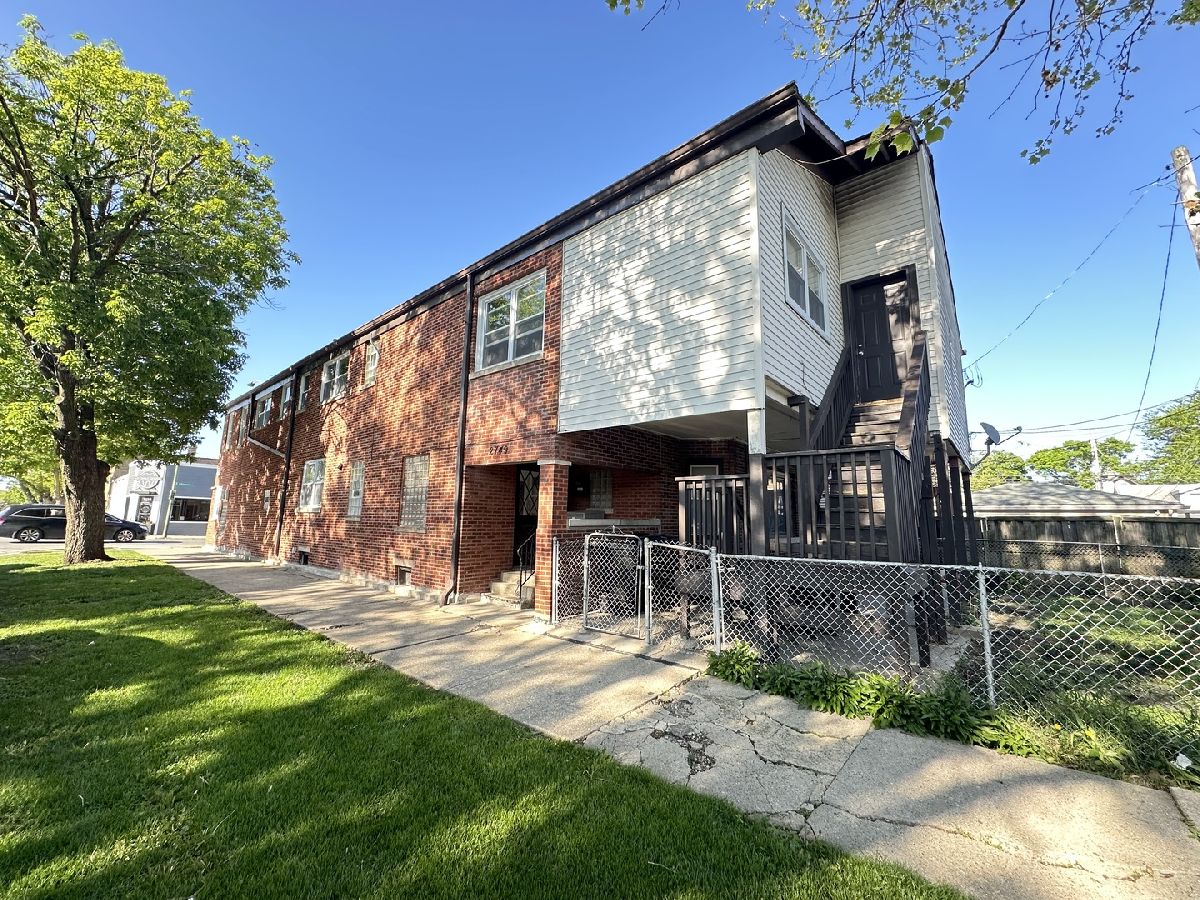 Rented Chicago Illinois, 2749 Neva