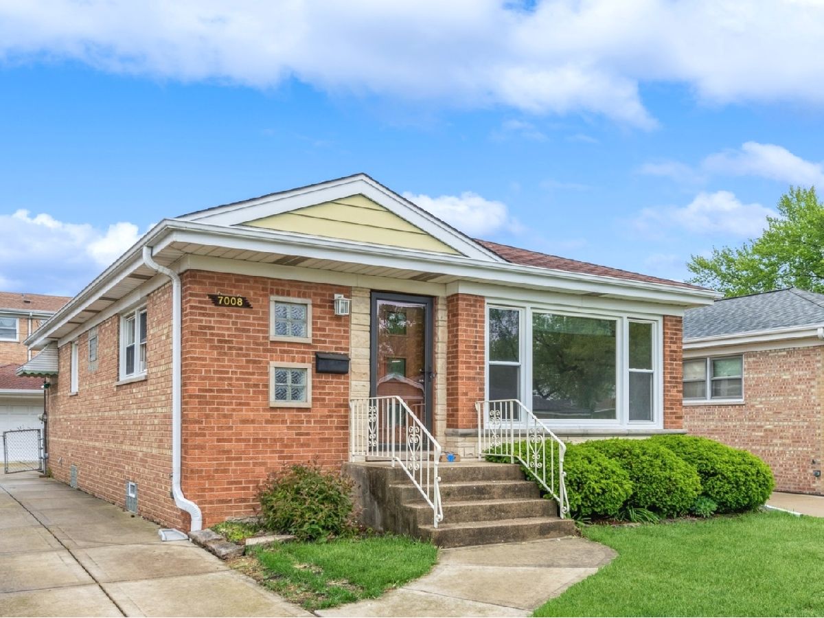Rented Norridge Illinois, 7008 Windsor
