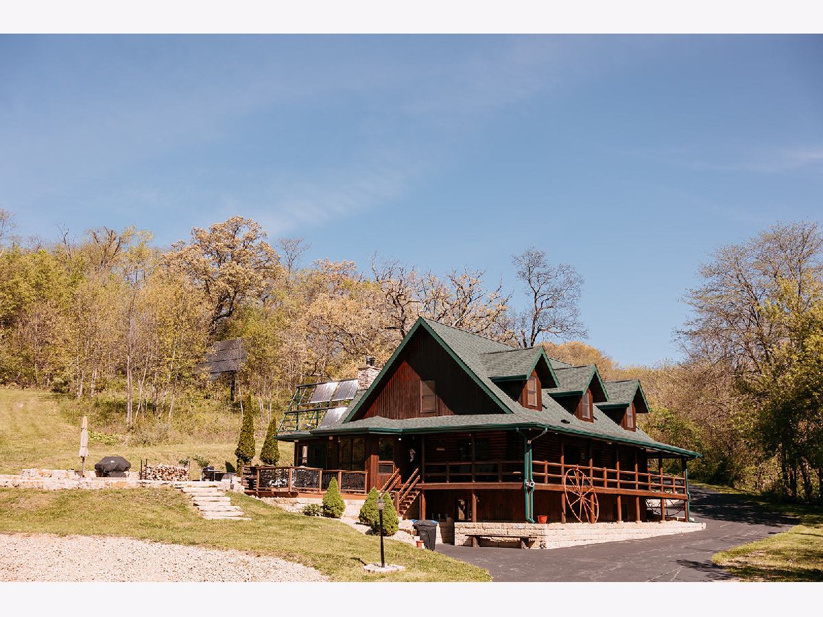  For Sale Elizabeth Illinois, 2105 Elizabeth Scales Mound Road