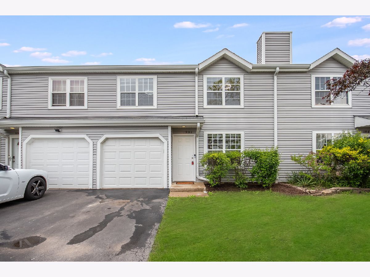 Townhomes & Homes Sold Countryside Hills Round Lake Beach Illinois, 1991 Westview