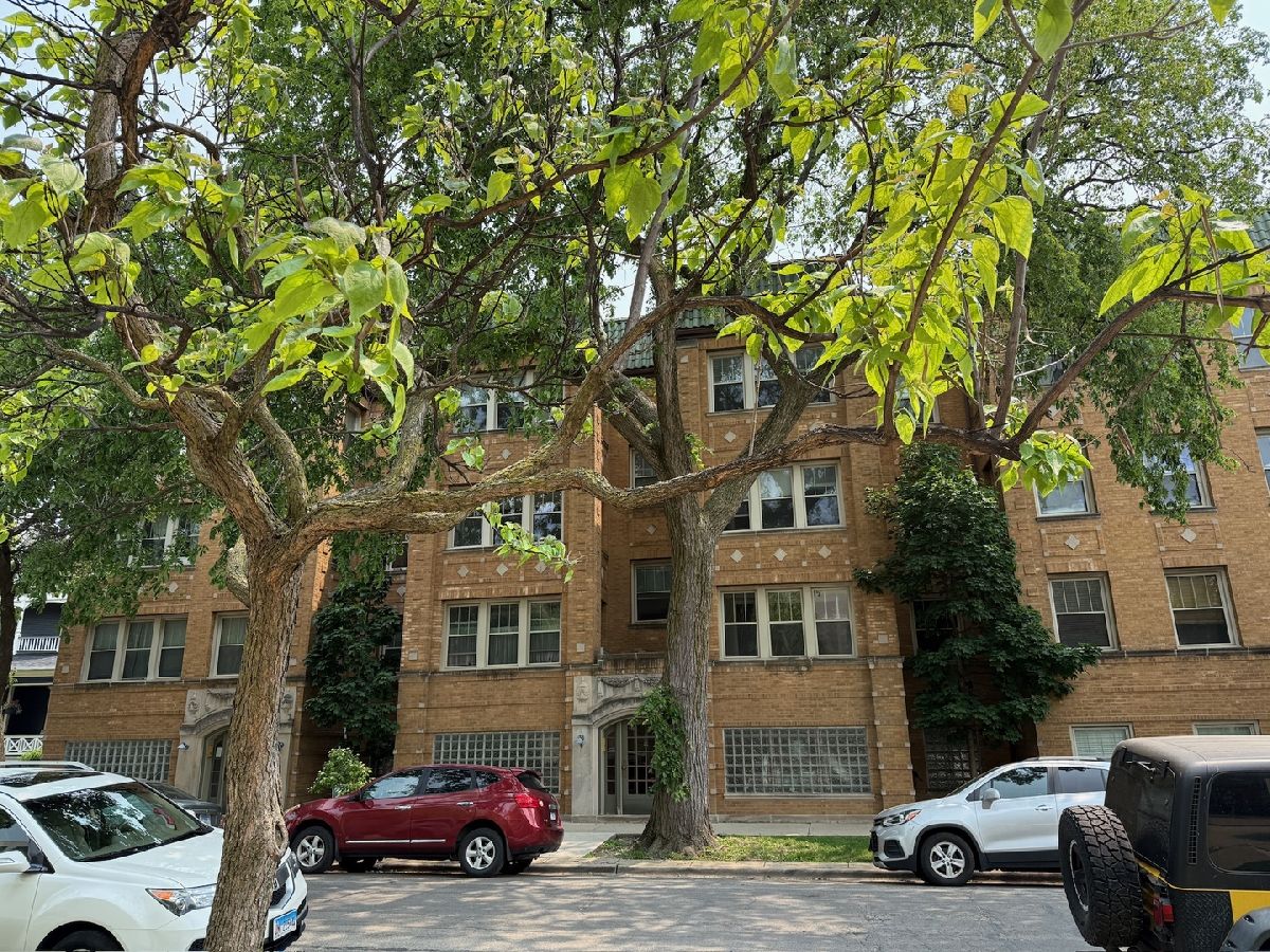 Condominiums Sold Kinzer Court Oak Park Illinois, 338 Kenilworth