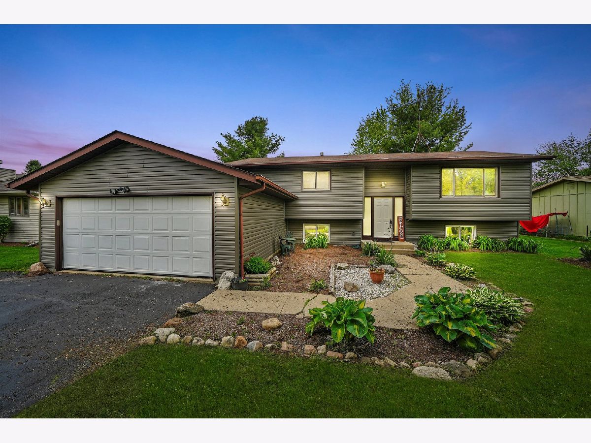  Sold Hebron Illinois, 9619 Woods