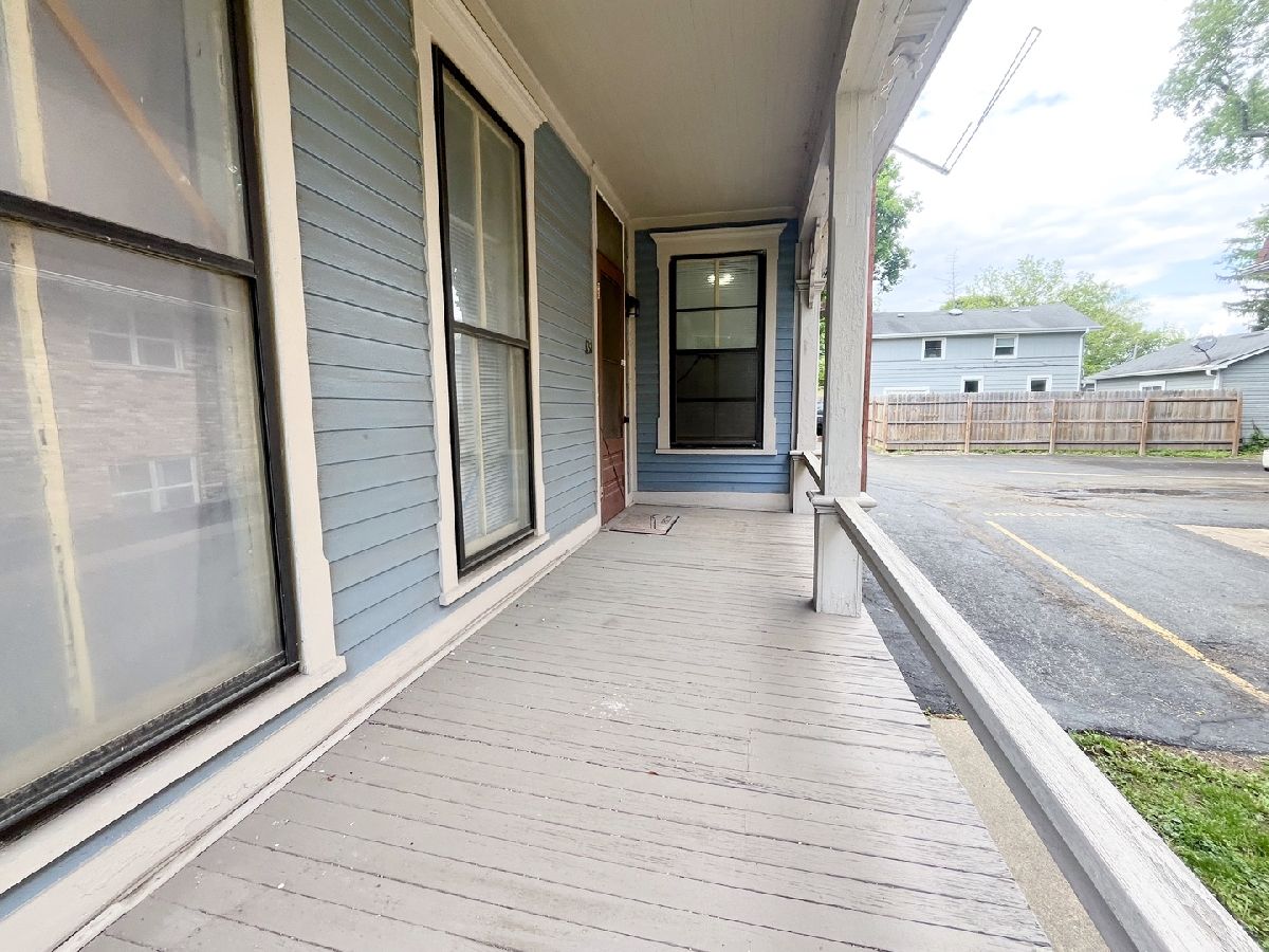  Rented Woodstock Illinois, 637 Mchenry