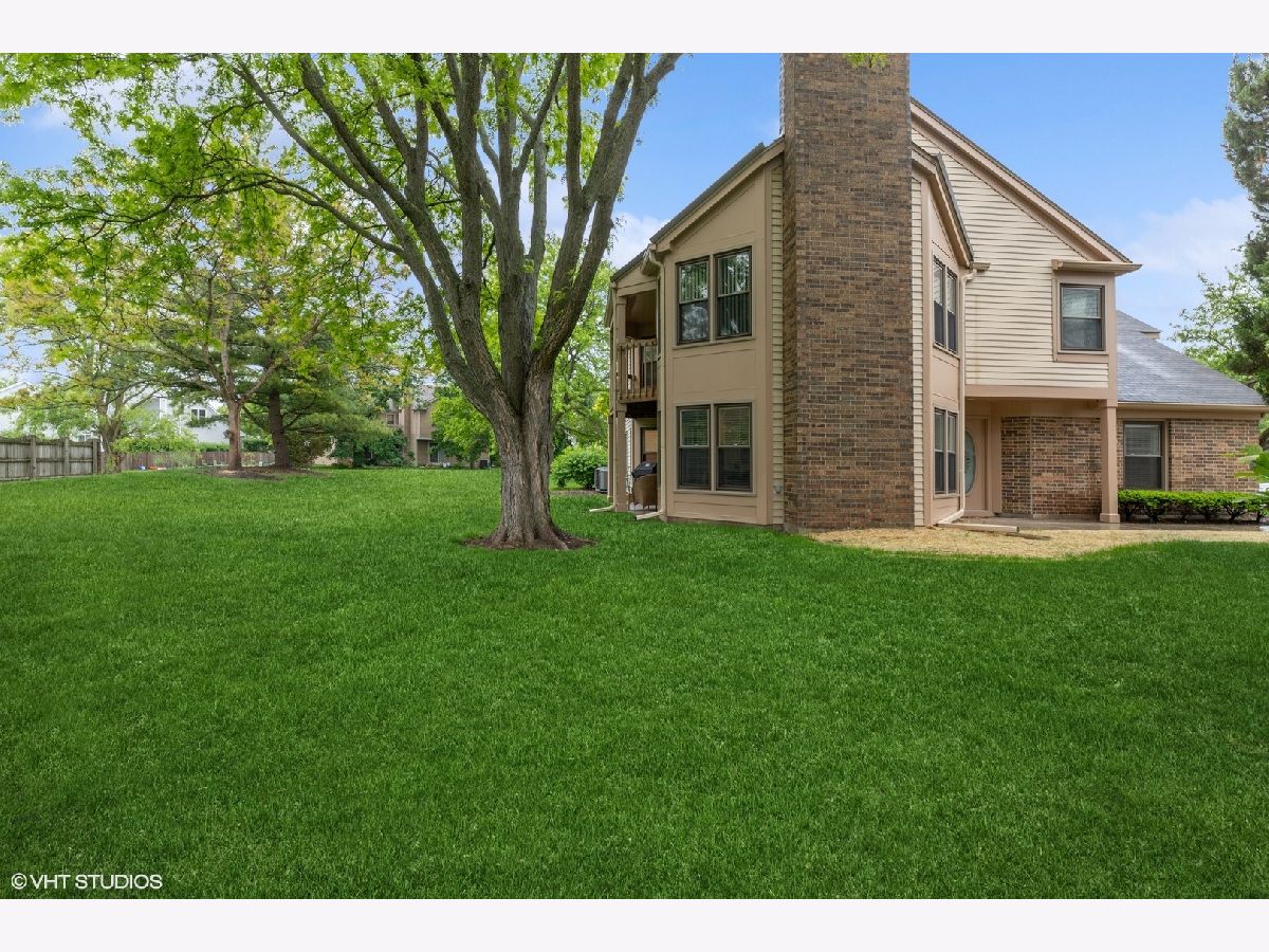 Townhomes & Condos & Homes Sold Woodlands Of Fiore Buffalo Grove Illinois, 11 Willow