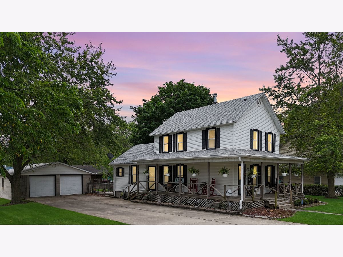  For Sale Grant Park Illinois, 220 Taylor Street