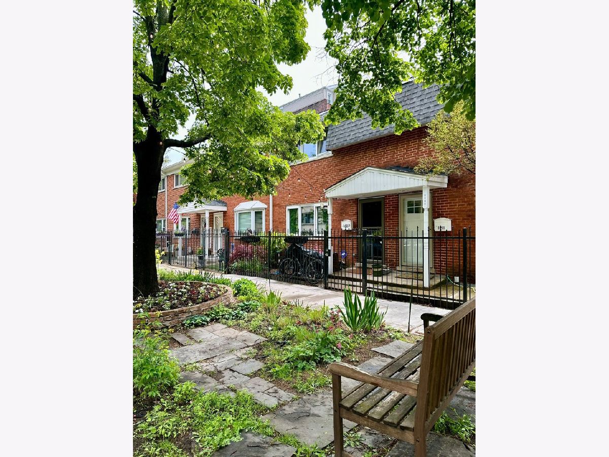 Condos & Townhomes & Homes Rented Ravenswood Chicago Illinois, 1609 Sunnyside