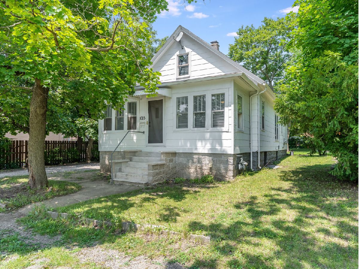 For Sale Joliet Illinois, 1025 Woodruff Road