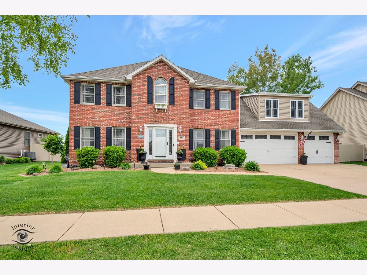  Sold Manteno Illinois, 883 White Tail