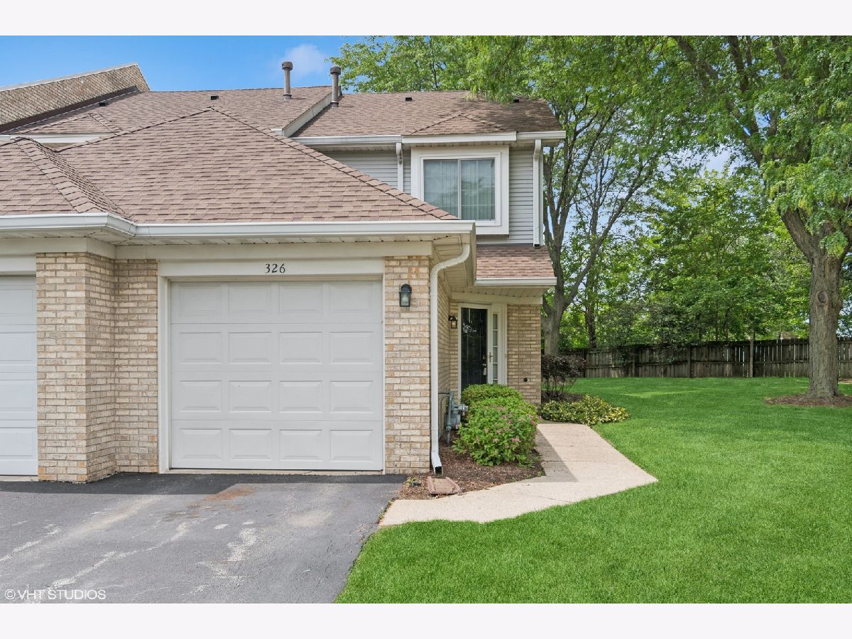 Townhomes Sold Sherwood Commons Bolingbrook Illinois, 326 Lakeview