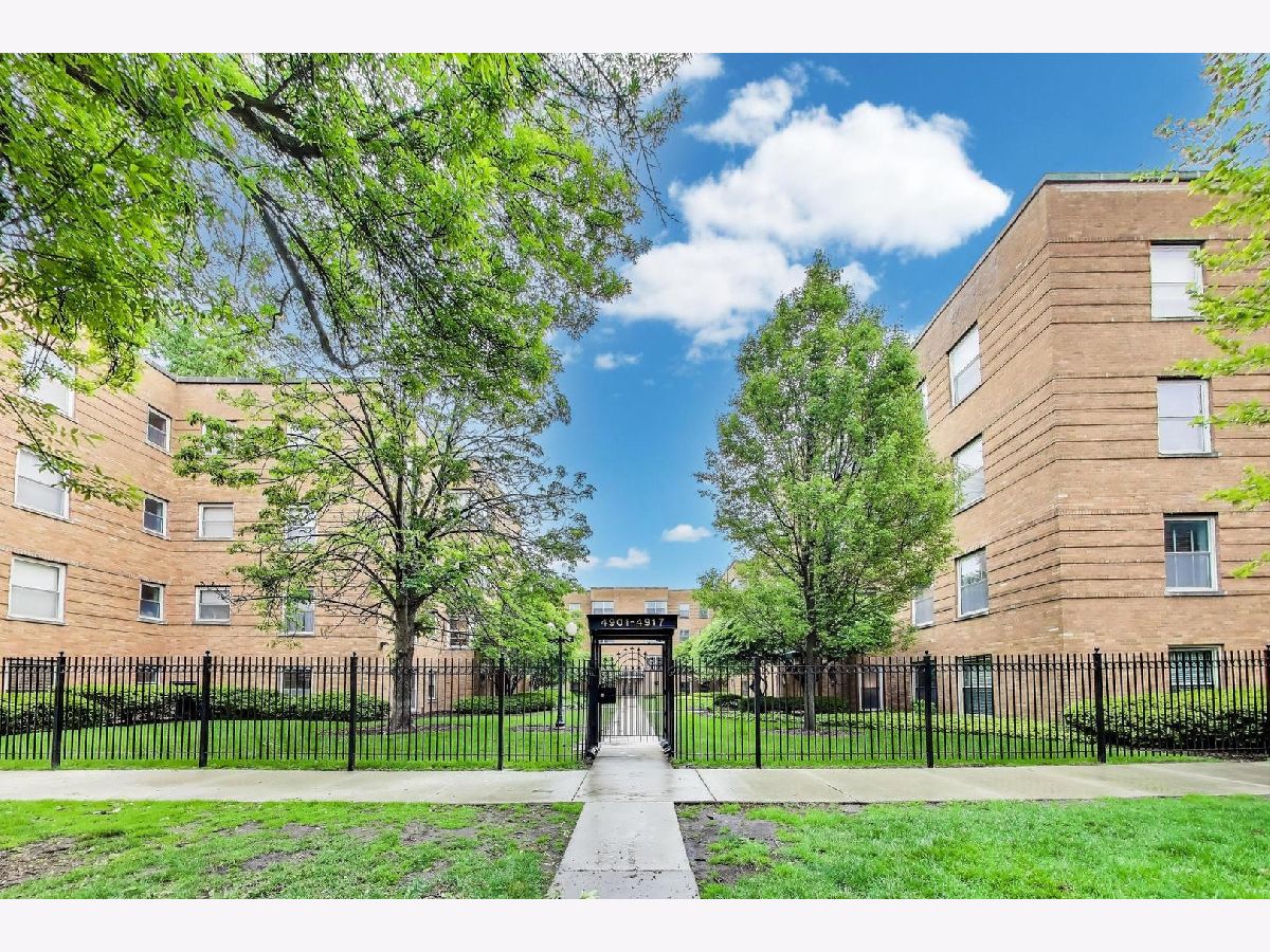 Condominiums Sold Wolcott Village Chicago Illinois, 4903 Wolcott