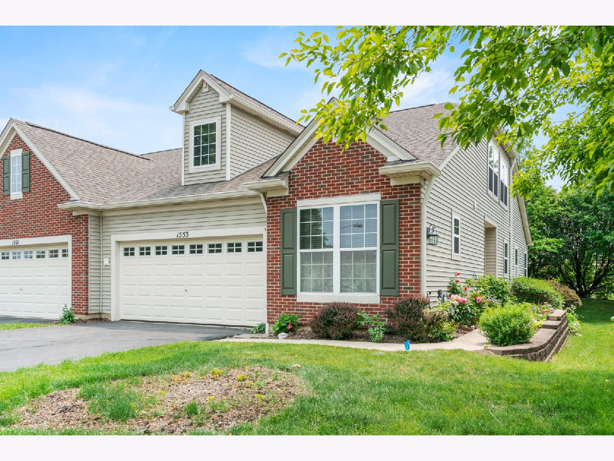 Townhomes Sold Chatham Grove Aurora Illinois, 1553 Catalina