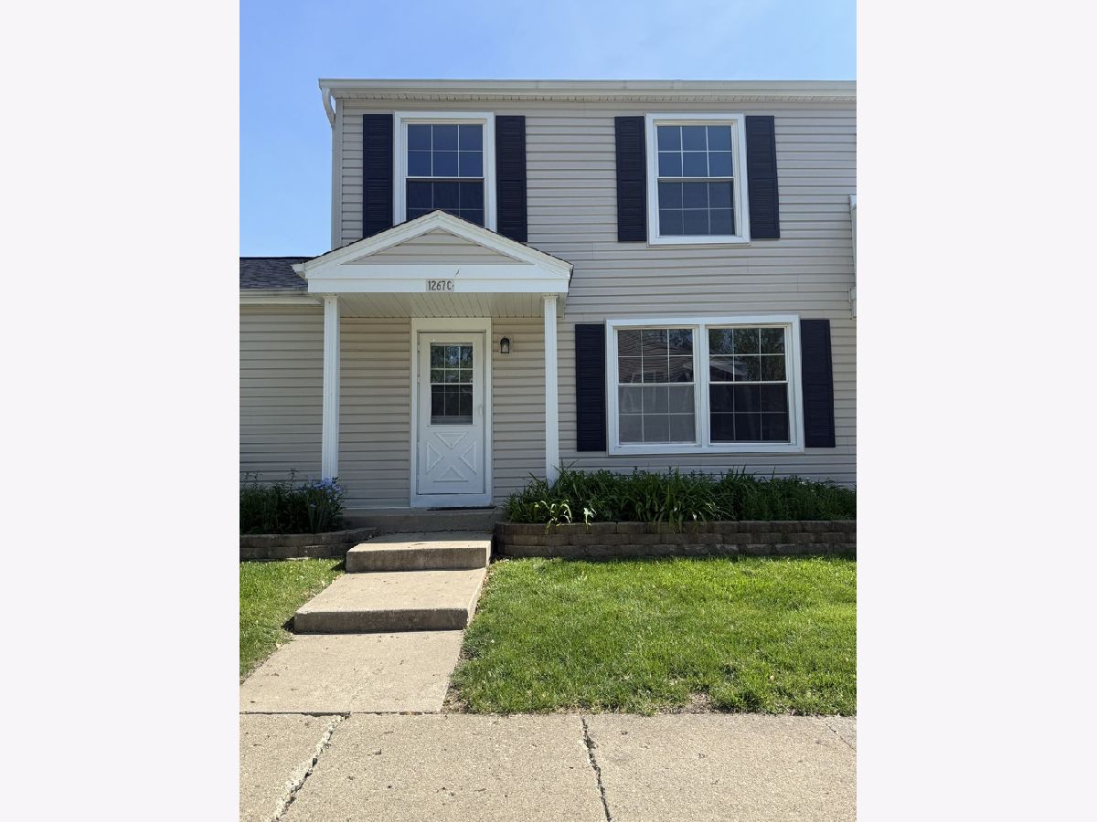  Rented Glendale Heights Illinois, 1267 Prairie