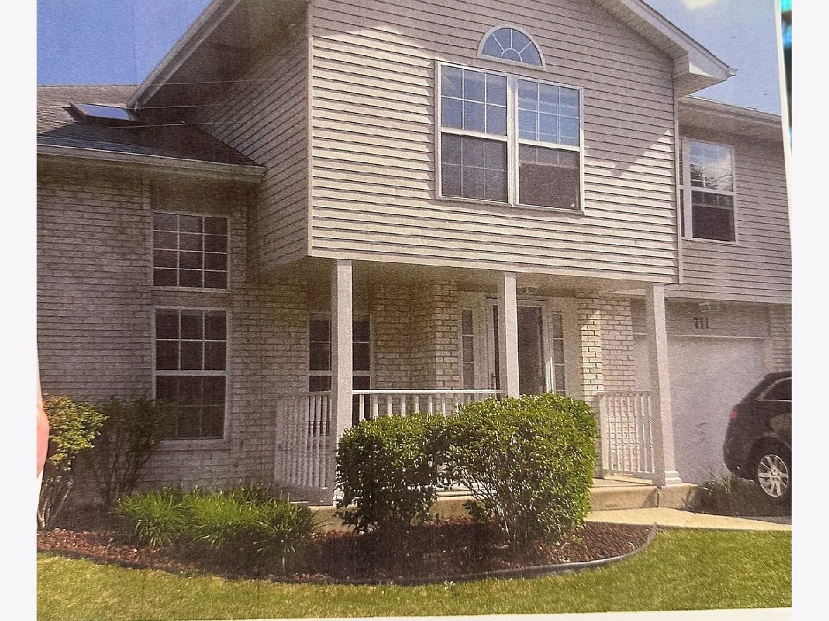  Rented Naperville Illinois, 727 Beaver