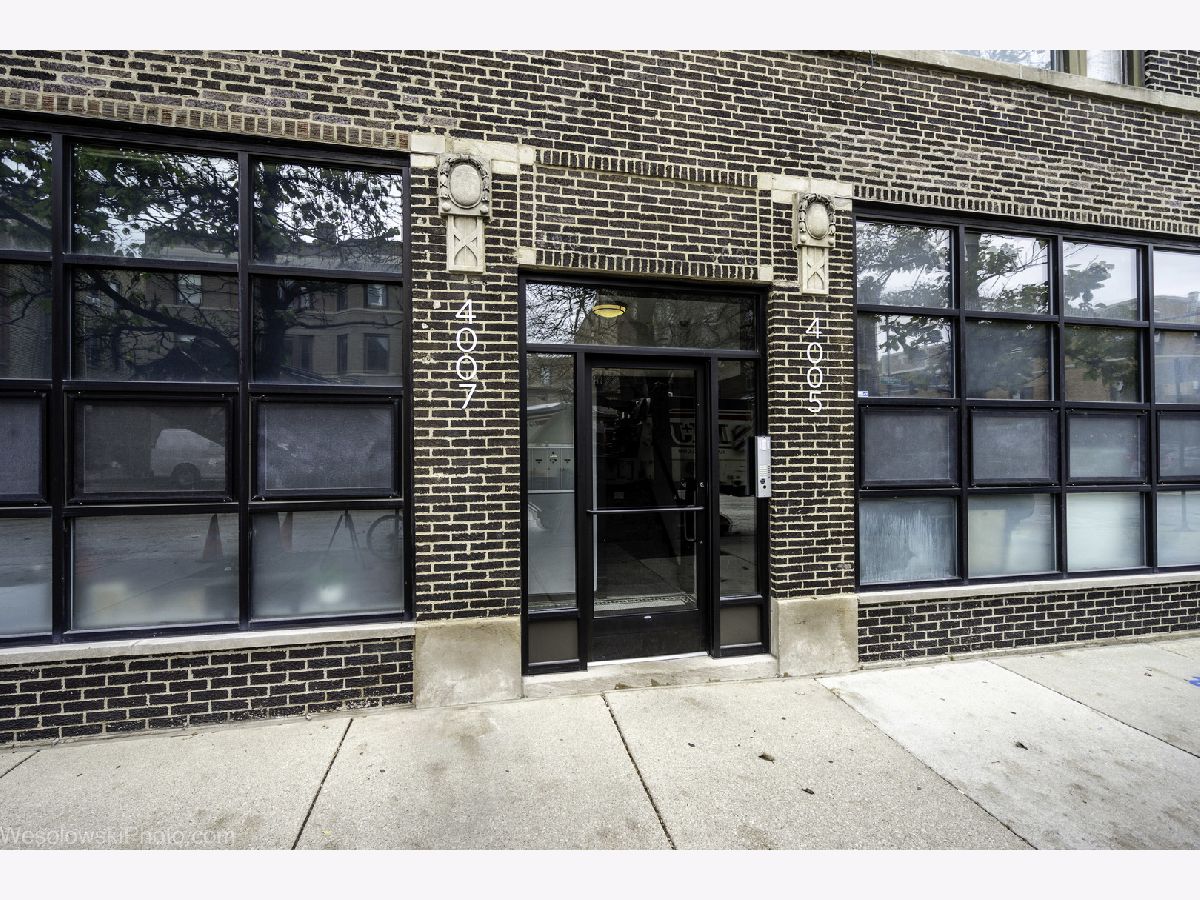 Condominiums Sold Southport Place Chicago Illinois, 4005 Southport