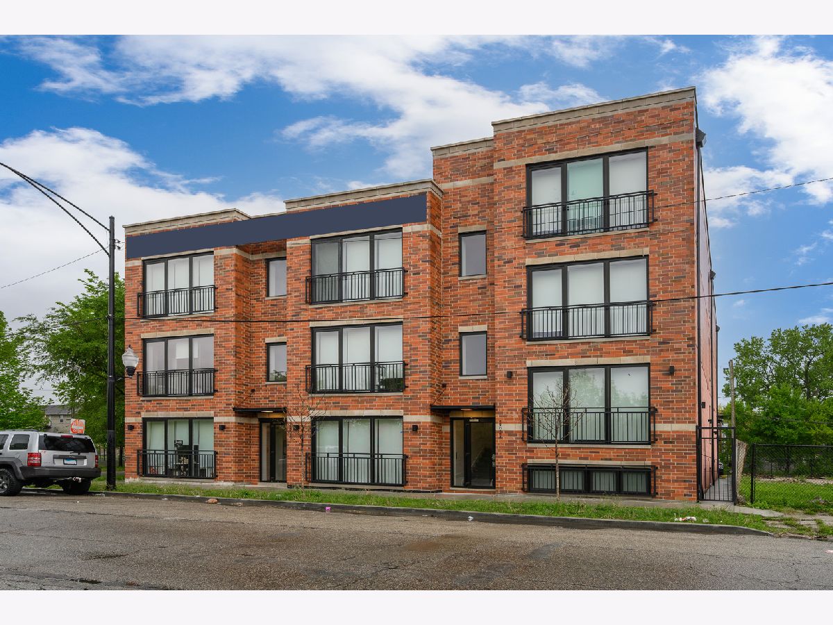 Rented Chicago Illinois, 2824 Van Buren