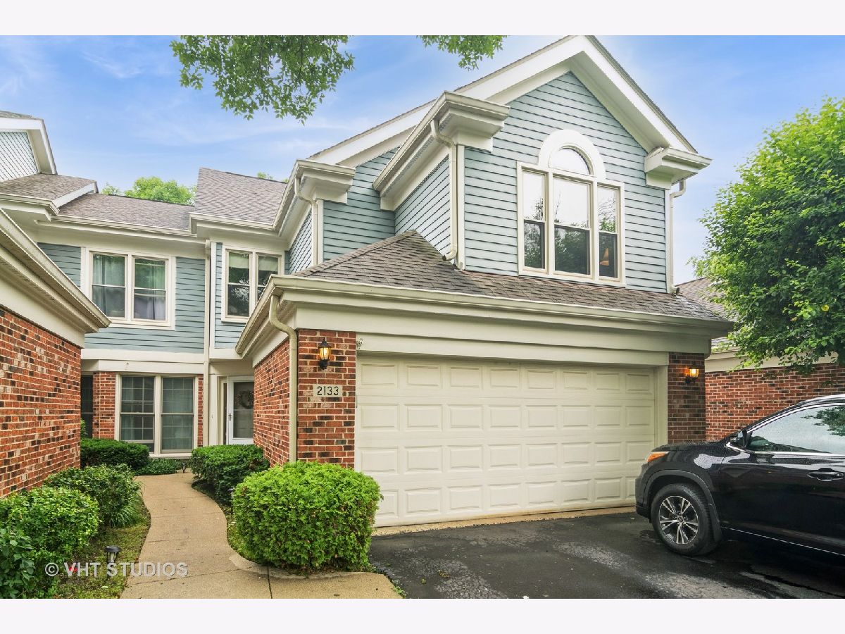 Townhomes & Condos & Homes Sold Lake Arlington Towne Arlington Heights Illinois, 2133 Coldspring