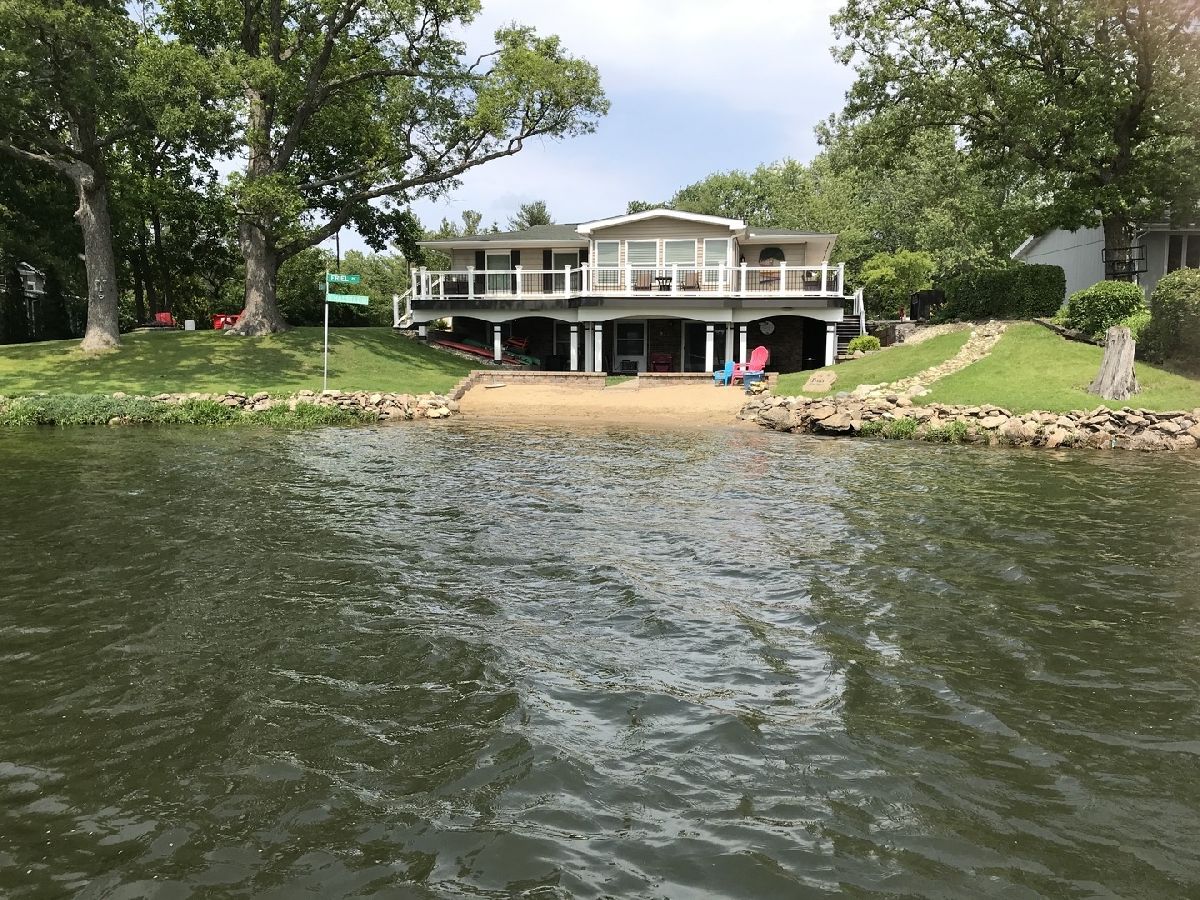  Sold Loda Illinois, 117 Comanche