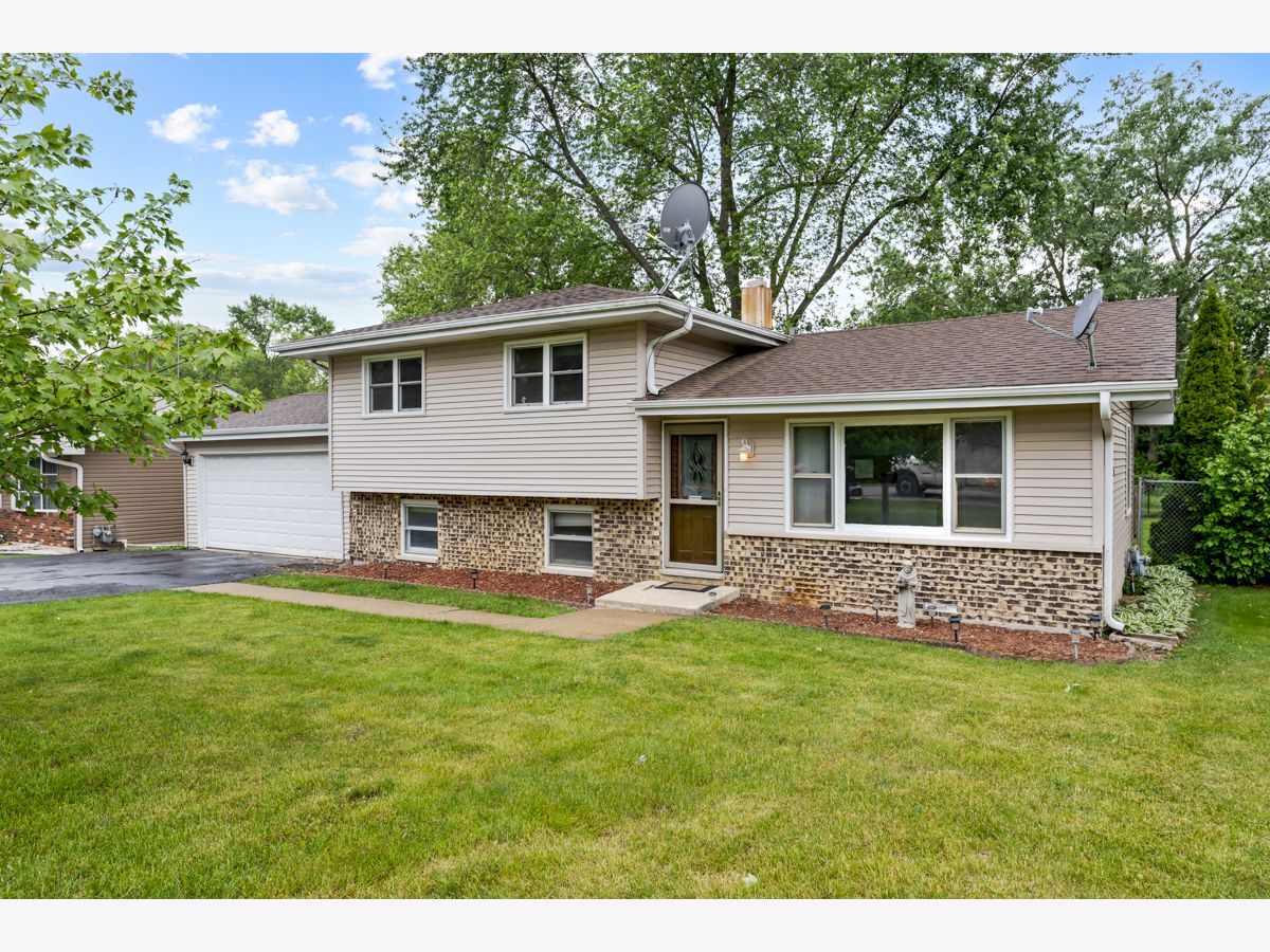 Homes & Condos & Townhomes Sold Woodland West Chicago Illinois, 0N080 Prince