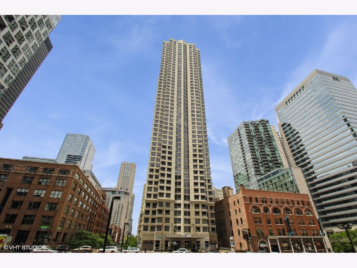Condominiums Sold Plaza 440 Private Residences Chicago Illinois, 440 Wabash
