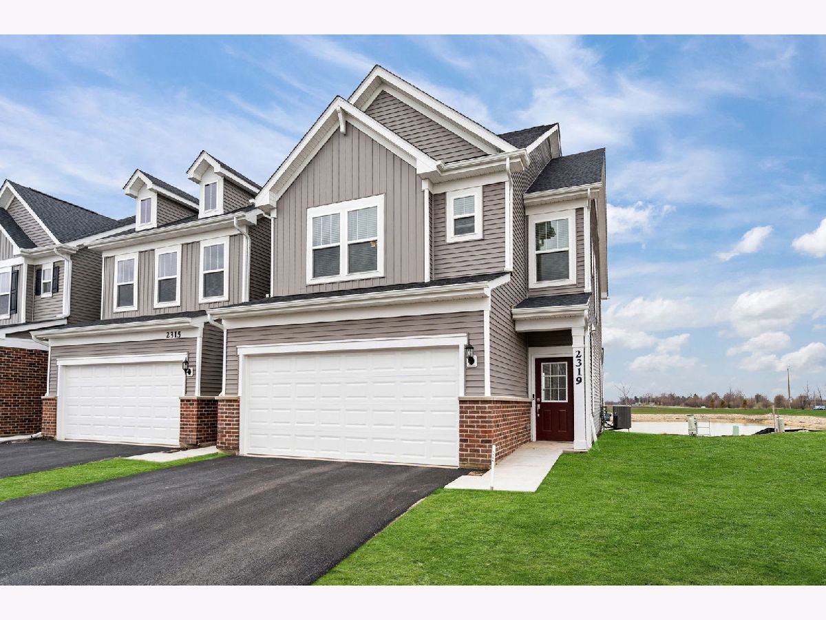  Rented Bolingbrook Illinois, 2319 Ryegrass