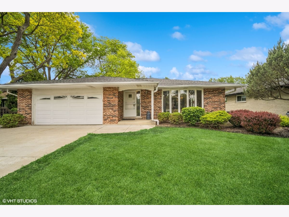 Homes & Townhomes Sold Brickman Manor Mount Prospect Illinois, 1713 Laurel