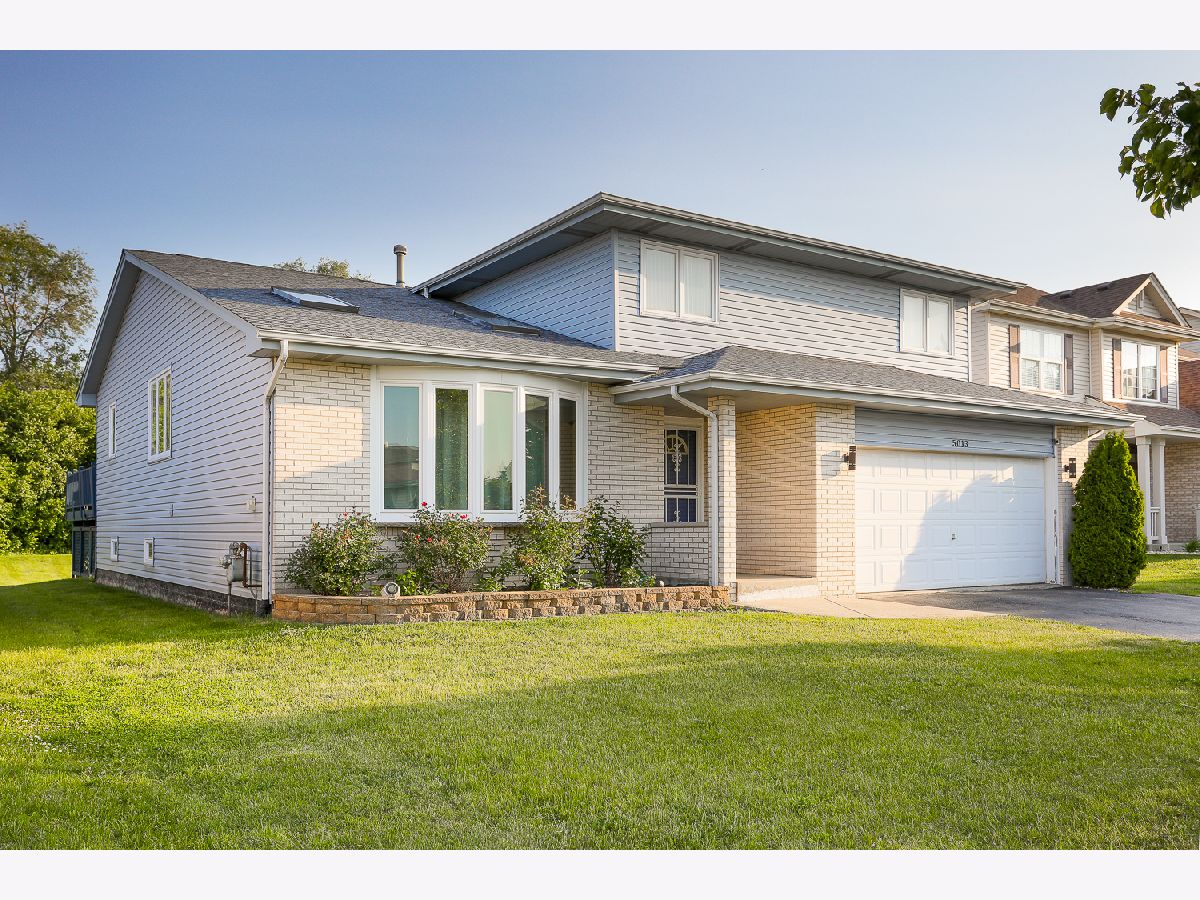 Homes & Condos & Townhomes For Sale Fawn Ridge Country Club Hills Illinois, 5013 180th Street