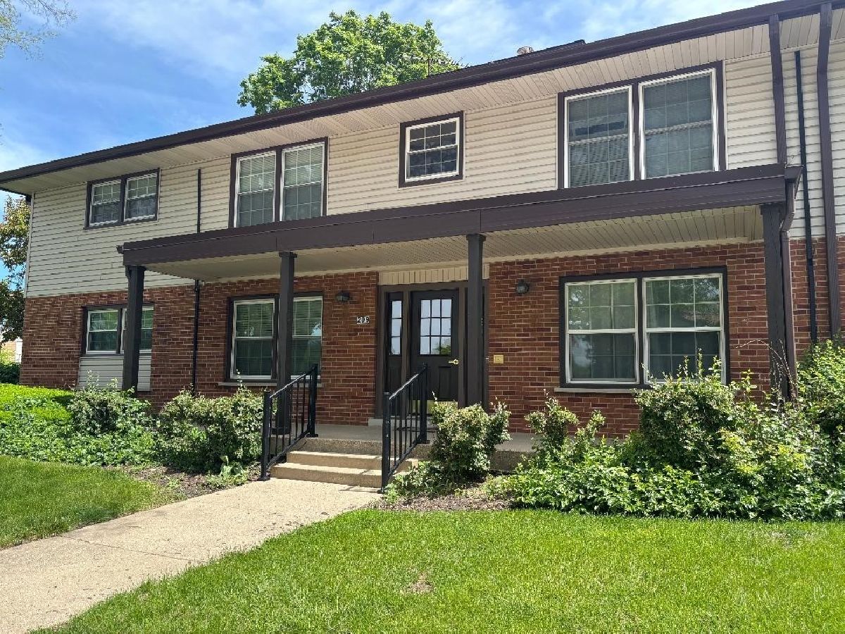  Rented Elk Grove Village Illinois, 209 Washington