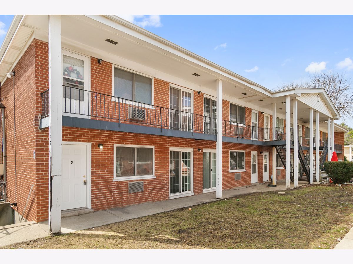 Rented Villa Park Illinois, 323 Princeton