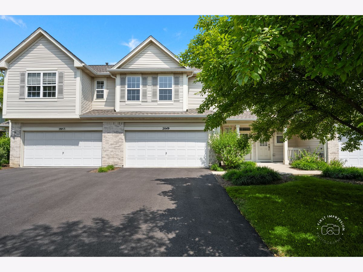 Townhomes Sold Summit Fields Aurora Illinois, 2049 Sunrise
