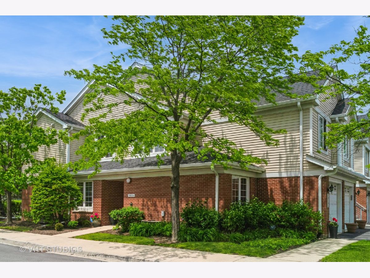 Condos & Townhomes Sold Lincoln Ridge Skokie Illinois, 7410 Lincoln