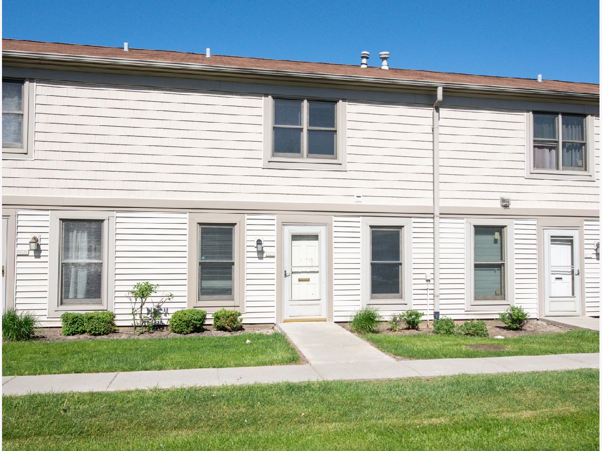 Townhomes & Condos Rented Hilldale Hoffman Estates Illinois, 1596 Manchester