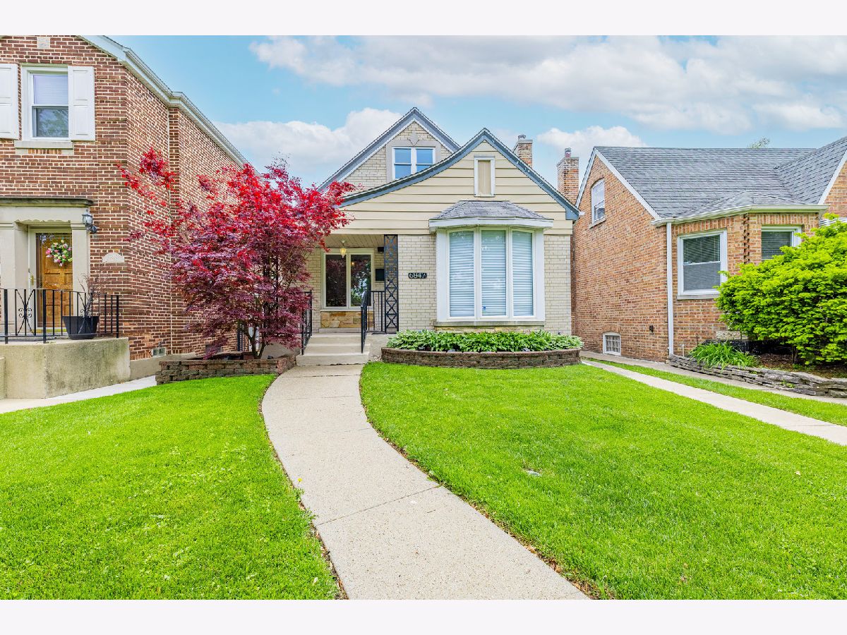 Homes & Townhomes & Condos Sold Galewood Chicago Illinois, 6847 Shakespeare