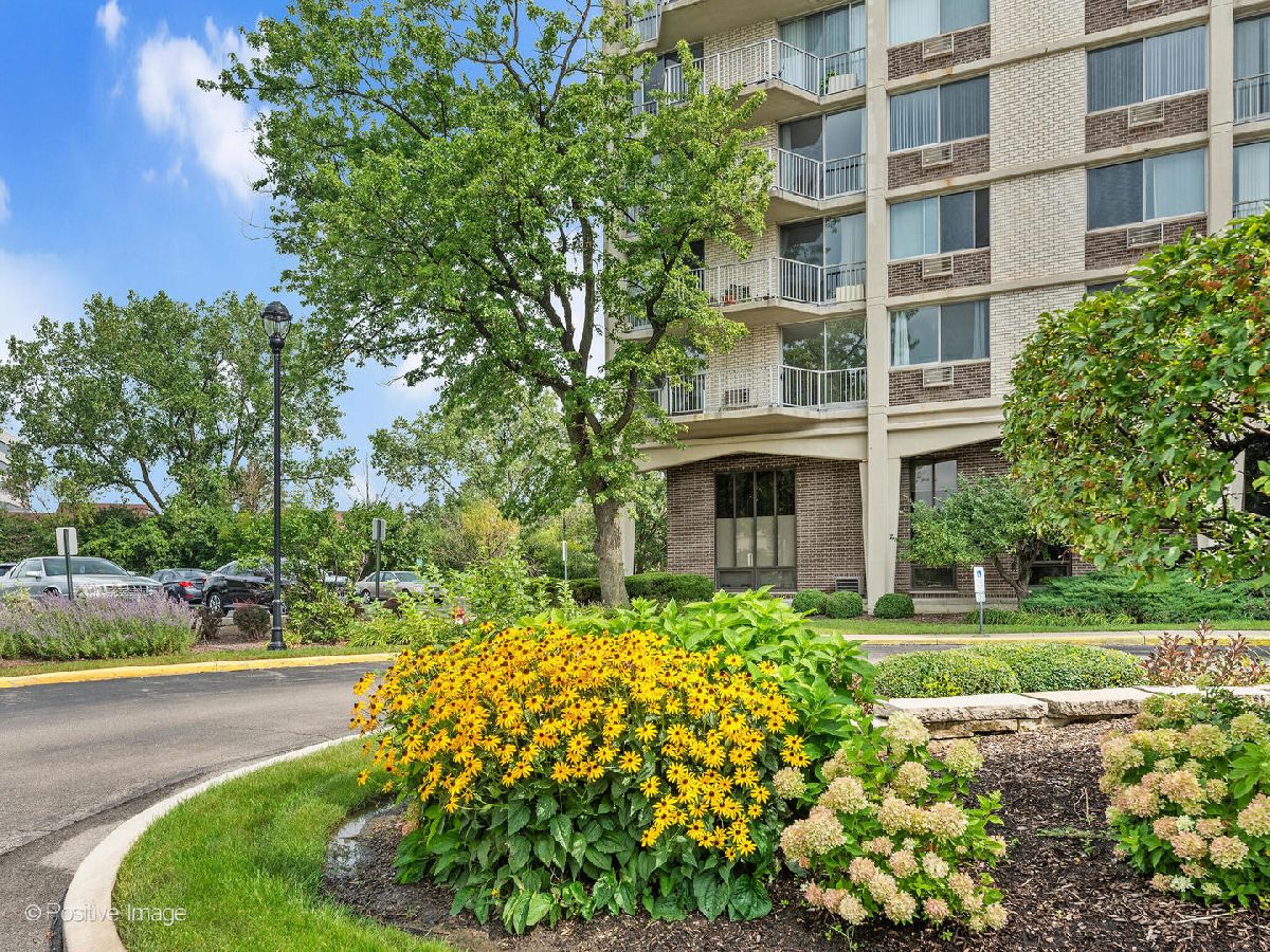 For Sale Oak Brook Illinois, 40 Tower Road