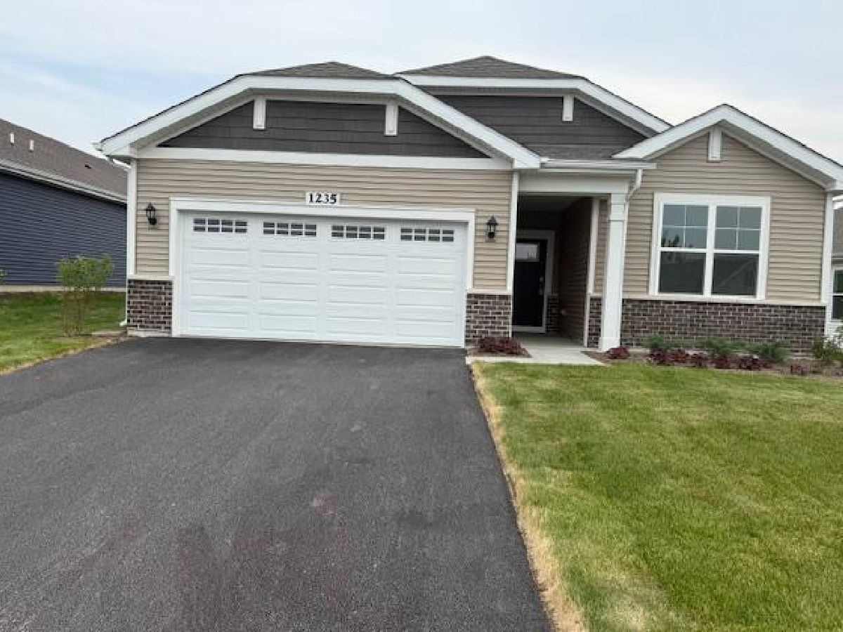  Rented Bartlett Illinois, 1235 Wild Tulip