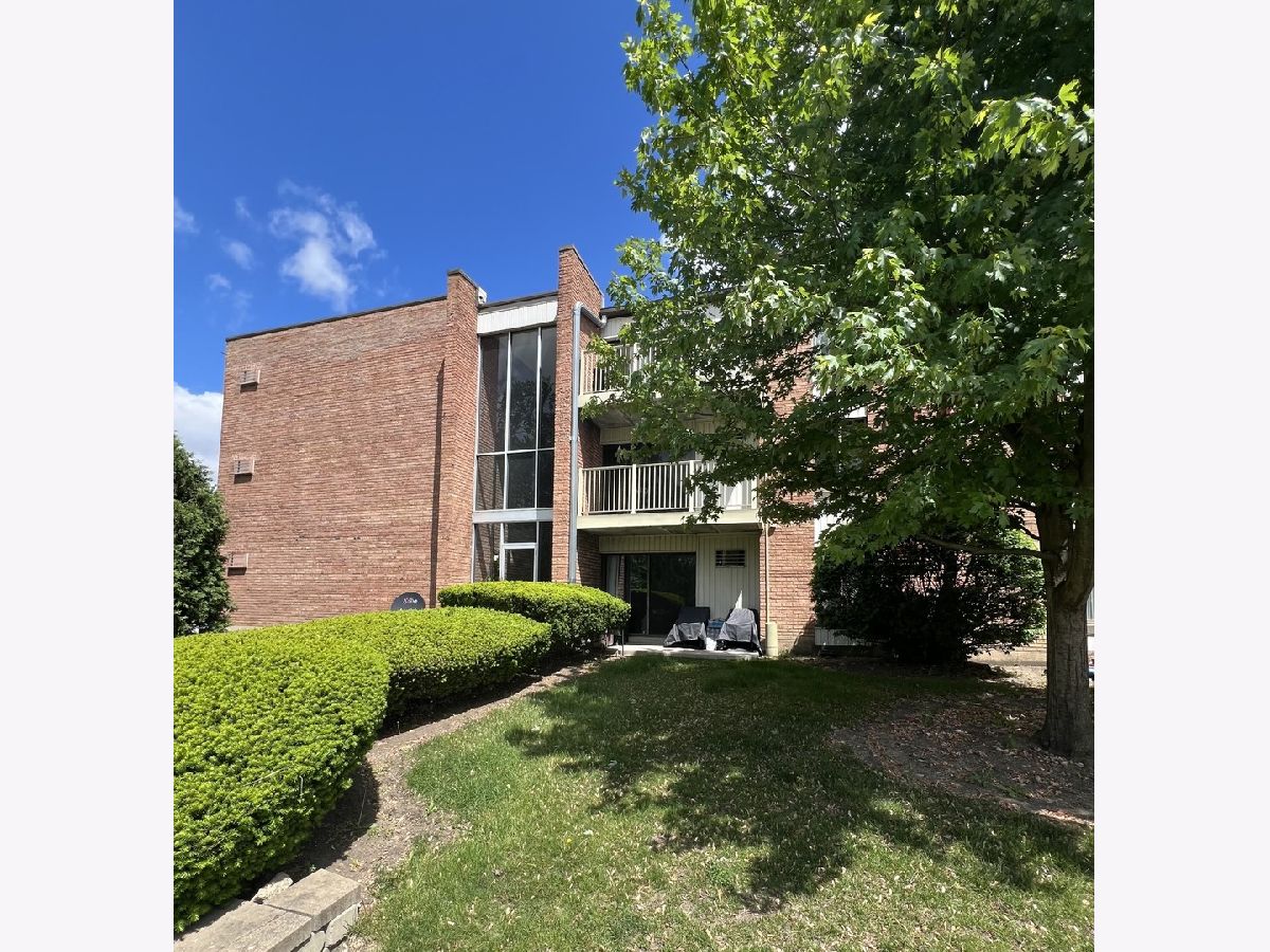 Condominiums Sold Windridge Courts Addison Illinois, 300 Fullerton