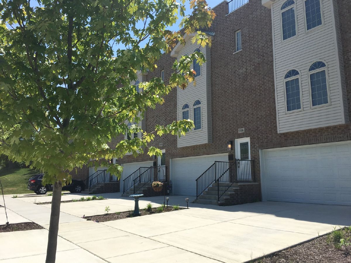  Rented Lemont Illinois, 902 East