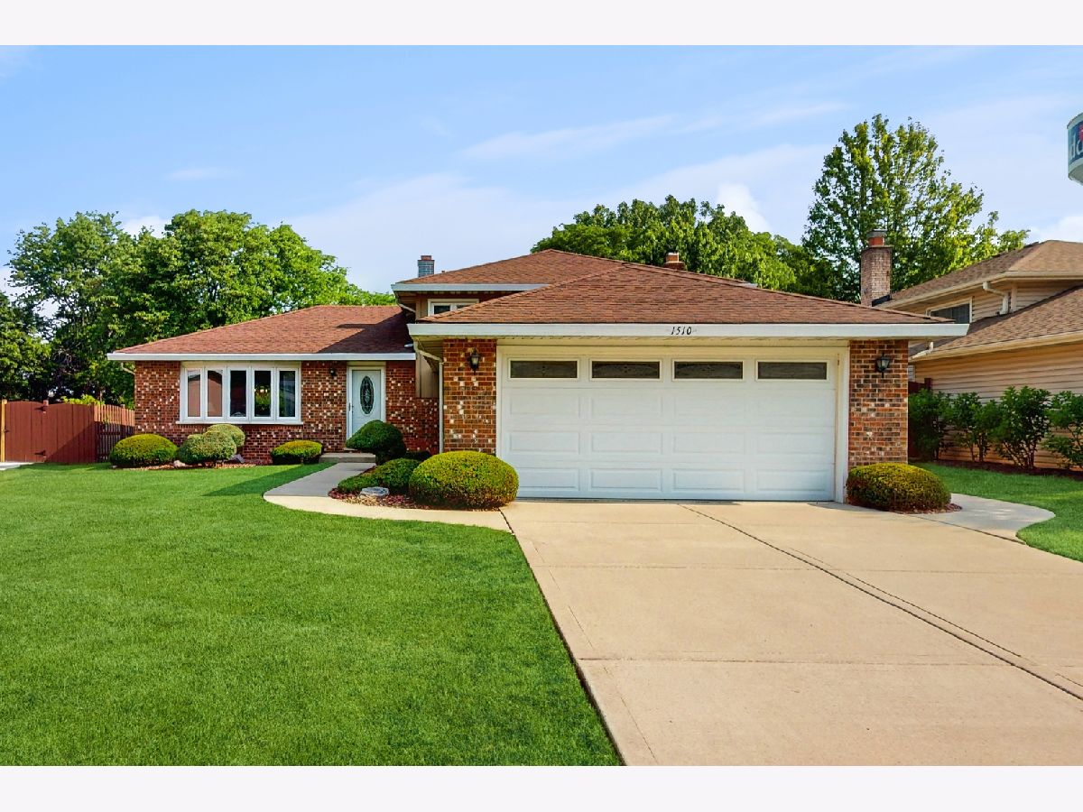 Homes Sold Golden Gate Estates Addison Illinois, 1510 Goldengate