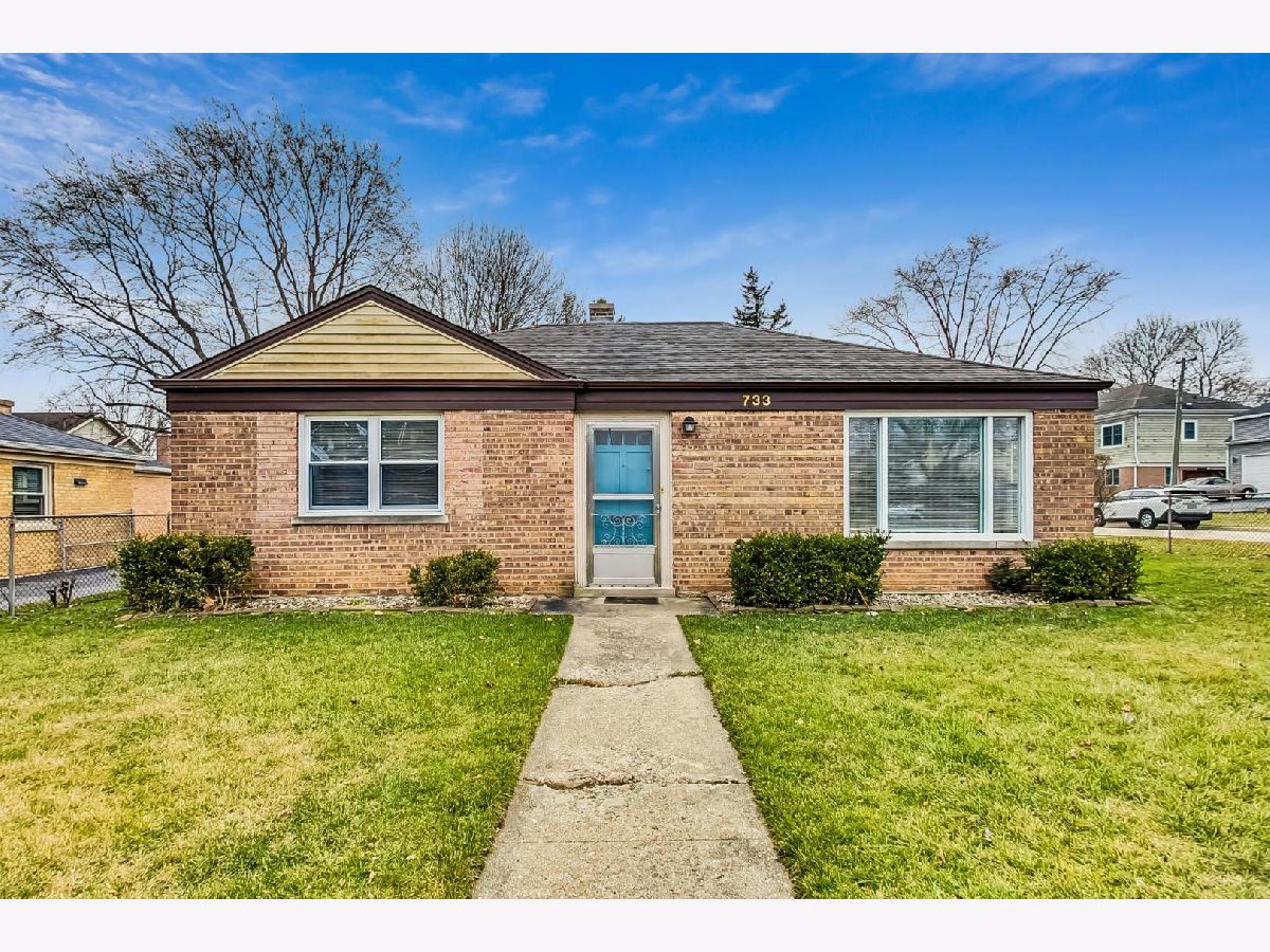  Rented Libertyville Illinois, 733 Rockland