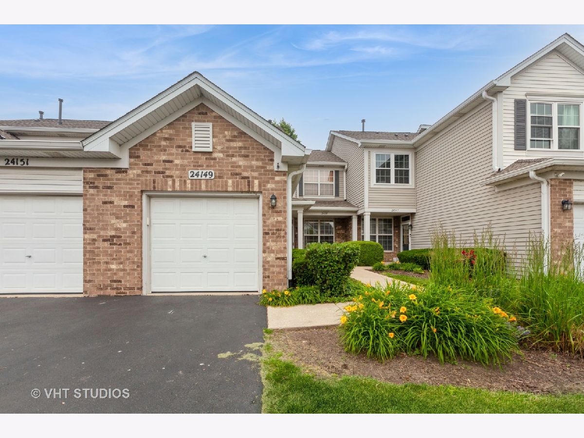 Townhomes Sold Villages At Heritage Meadows Plainfield Illinois, 24149 Pear Tree