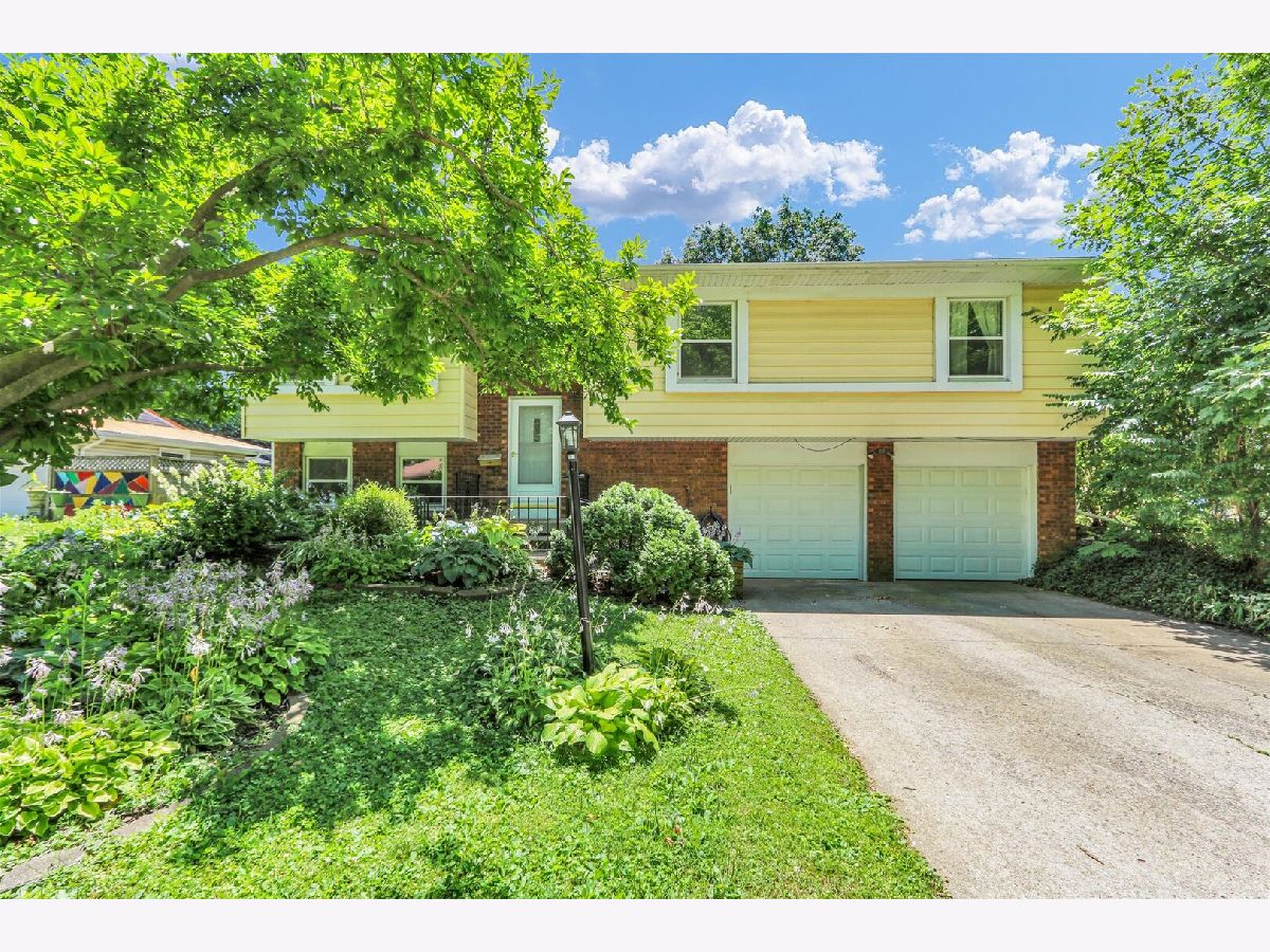 Homes & Condominiums Sold Ennis Ridge Urbana Illinois, 309 Mchenry