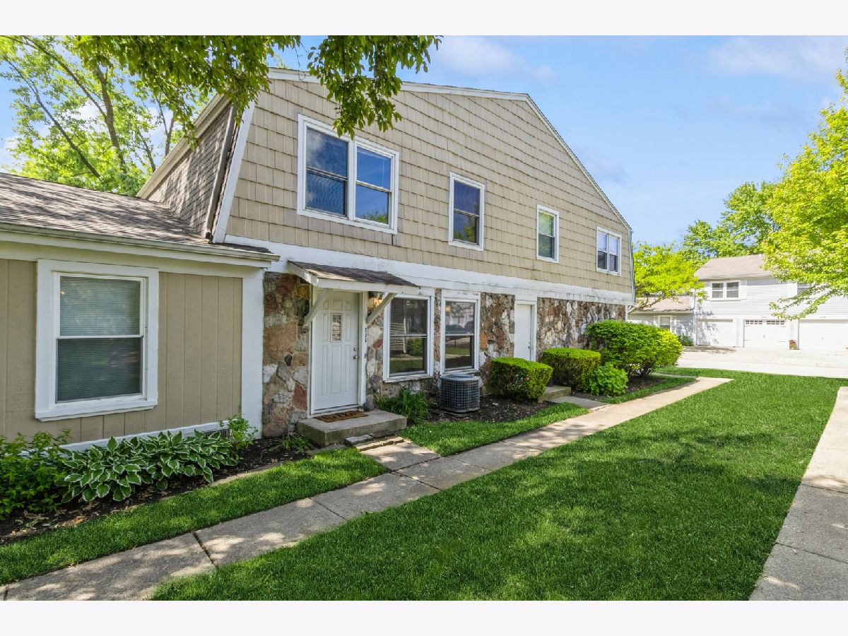 Townhomes & Condos & Homes Rented Plymouth Farms Vernon Hills Illinois, 205 Winfield