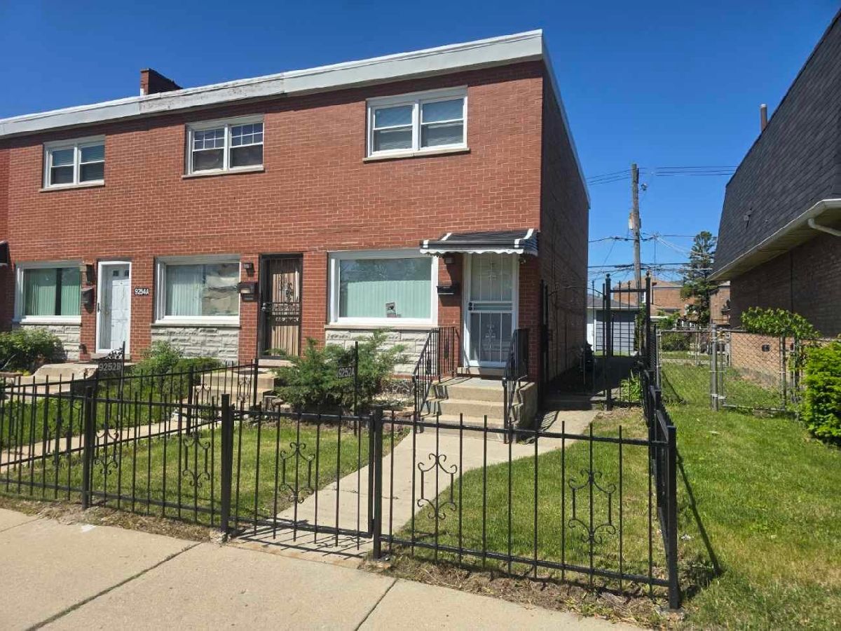 Rented Chicago Illinois, 9252 Halsted