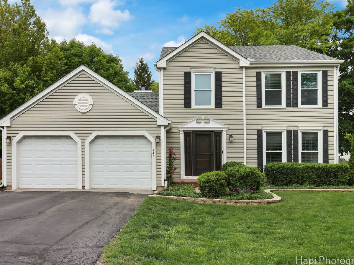 Homes & Condos & Townhomes Sold Grosse Pointe Vernon Hills Illinois, 145 Royal Oak