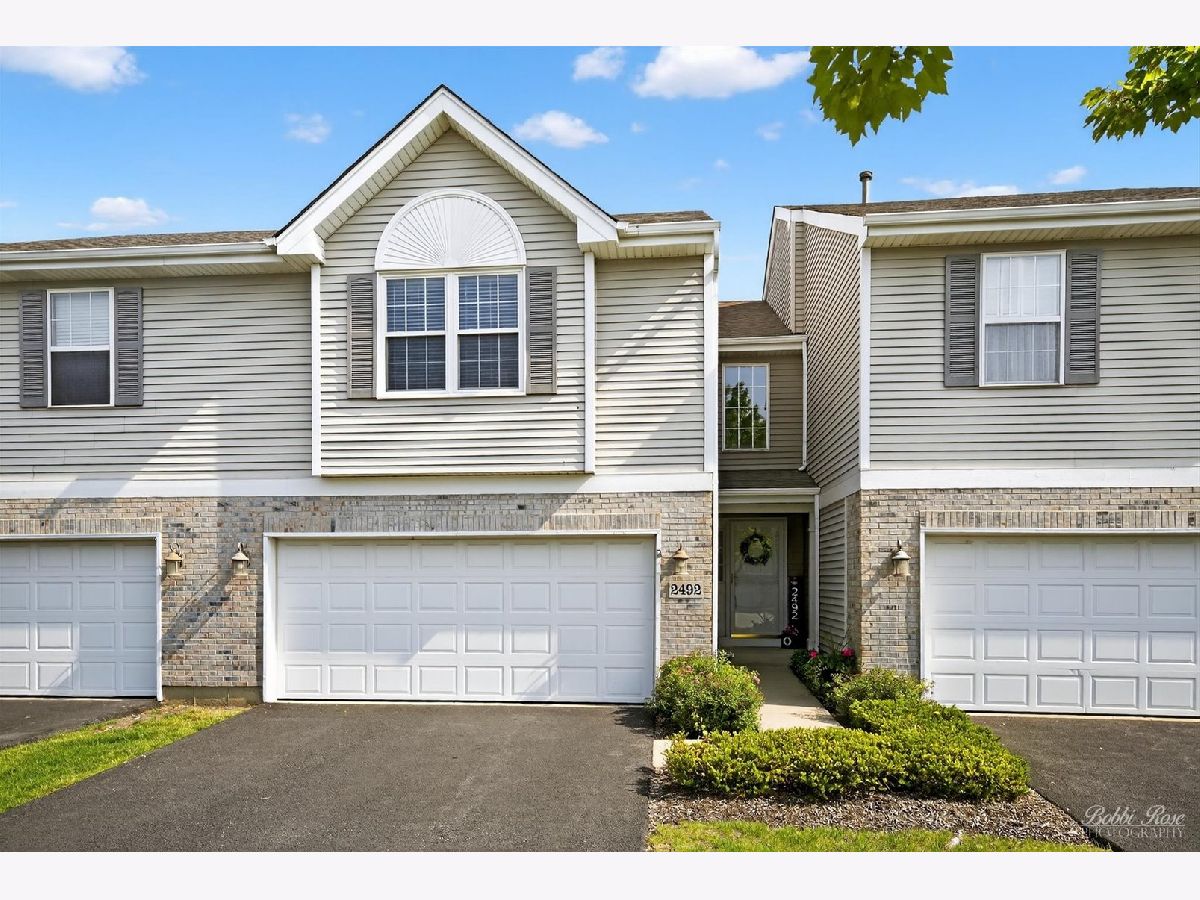 Townhomes & Homes Sold Fox Ridge Elgin Illinois, 2492 Amber