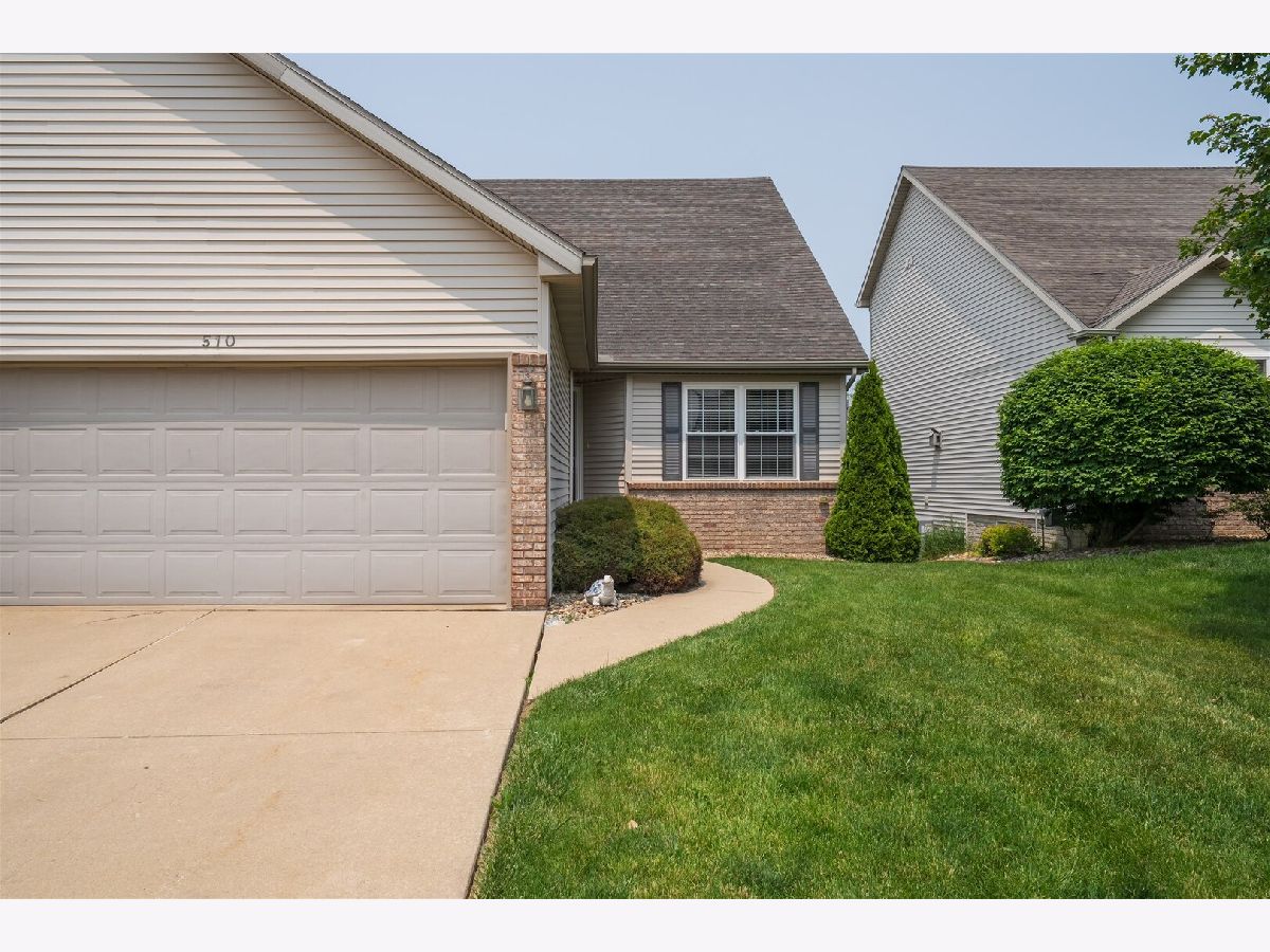Condos & Townhomes For Sale Beechwood Commons Normal Illinois, 510 Beechwood Court